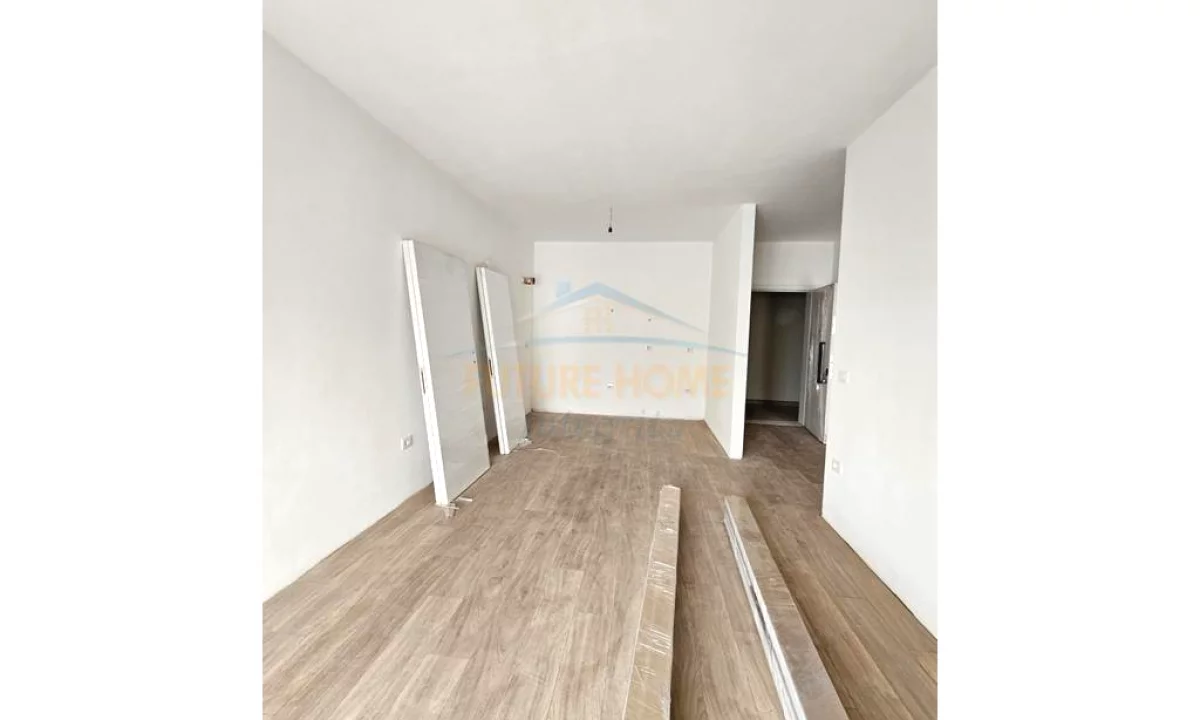 Appartamento in vendita a Tirana 2+1, Vuoto