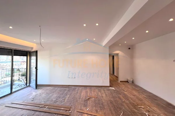 Shtepi ne shitje Apartament ne Tirane, 2+1, Mobilimi Bosh, pa mobiluar, Pagesa 179,000  Euro.