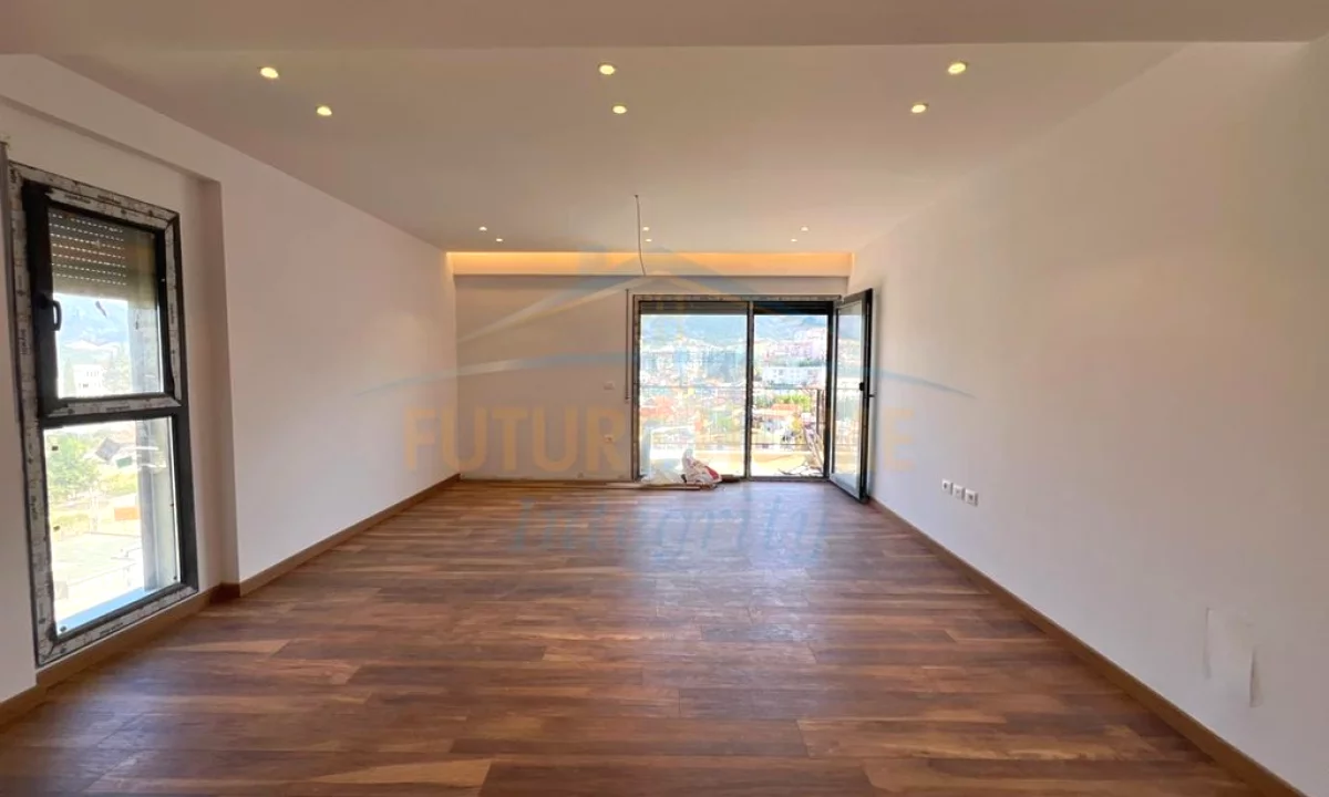 Shtepi ne shitje Apartament ne Tirane, 2+1, Mobilimi Bosh, pa mobiluar, Pagesa 179,000  Euro.