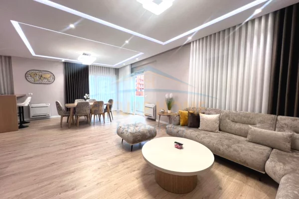 Shtepi me qera Apartament ne Tirane, 3+1, Mobilimi E mobiluar, Pagesa 2,000  Euro.