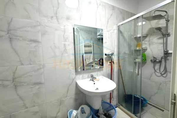 Shtepi ne shitje Apartament ne Tirane, 2+1, Mobilimi E mobiluar, Pagesa 265,000  Euro.