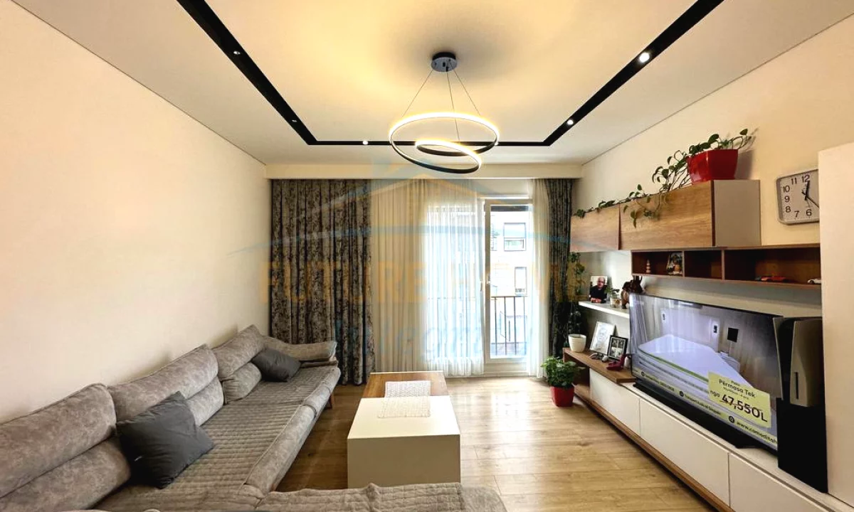Shtepi ne shitje Apartament ne Tirane, 2+1, Mobilimi E mobiluar, Pagesa 260,000  Euro.
