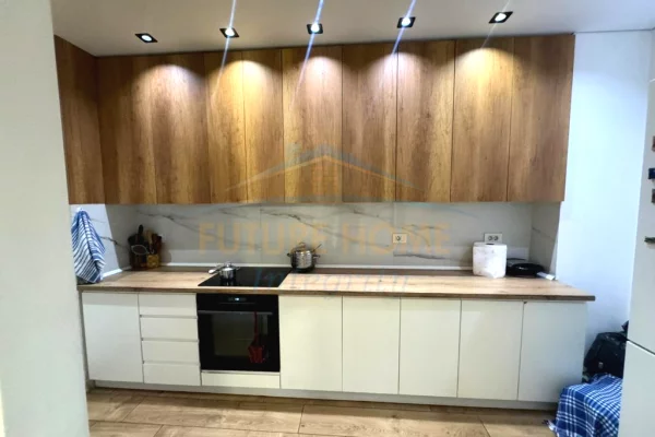 Shtepi ne shitje Apartament ne Tirane, 2+1, Mobilimi E mobiluar, Pagesa 265,000  Euro.