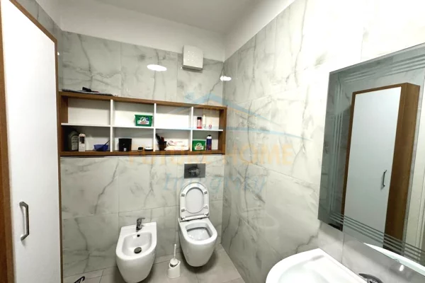 Shtepi ne shitje Apartament ne Tirane, 2+1, Mobilimi E mobiluar, Pagesa 260,000  Euro.