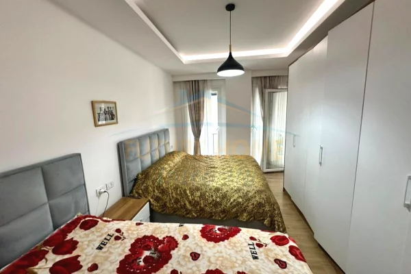 Shtepi ne shitje Apartament ne Tirane, 2+1, Mobilimi E mobiluar, Pagesa 260,000  Euro.