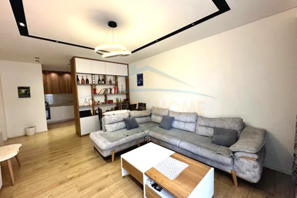 Shtepi ne shitje Apartament ne Tirane, 2+1, Mobilimi E mobiluar, Pagesa 260,000  Euro.