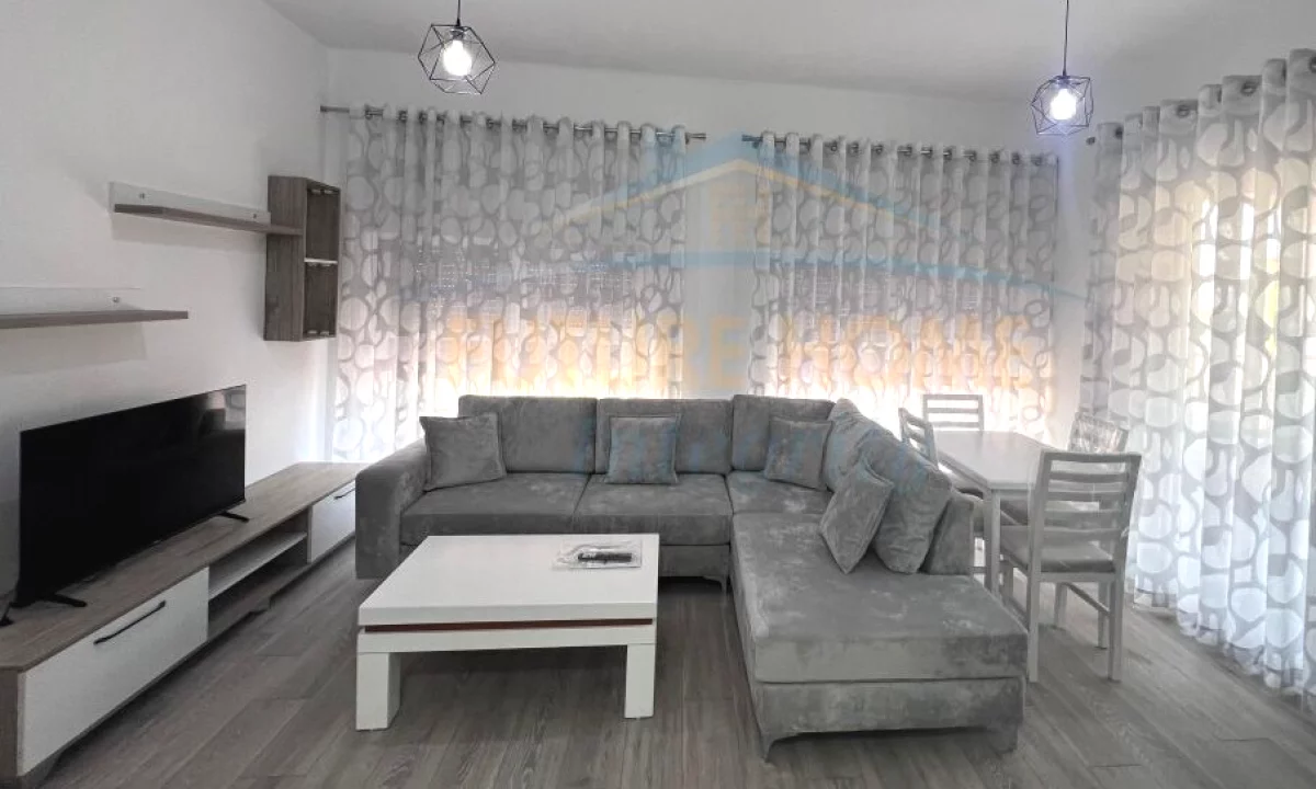 Shtepi me qera Apartament ne Tirane, 2+1, Mobilimi E mobiluar, Pagesa 45,000  Leke.