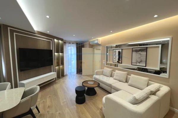 Shitet, Apartament 2+1+2+Post Parkimi, Rruga e Durrësit, Tiranë