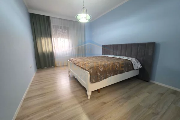 Shtepi me qera Apartament ne Tirane, 2+1, Mobilimi E mobiluar, Pagesa 650  Euro.