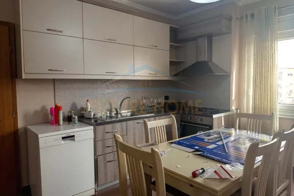 Shtepi me qera Apartament ne Tirane, 1+1, Mobilimi E mobiluar, Pagesa 520  Euro.
