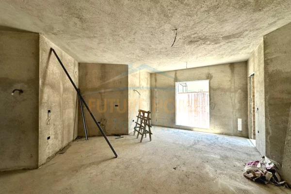 Shtepi ne shitje Apartament ne Tirane, 2+1, Mobilimi Bosh, pa mobiluar, Pagesa 239,700  Euro.