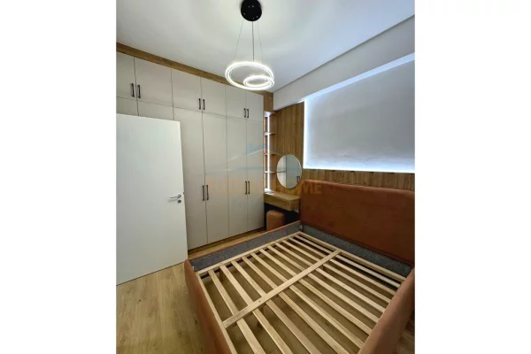 Shtepi me qera Apartament ne Tirane, 1+1, Mobilimi E mobiluar, Pagesa 550  Euro.