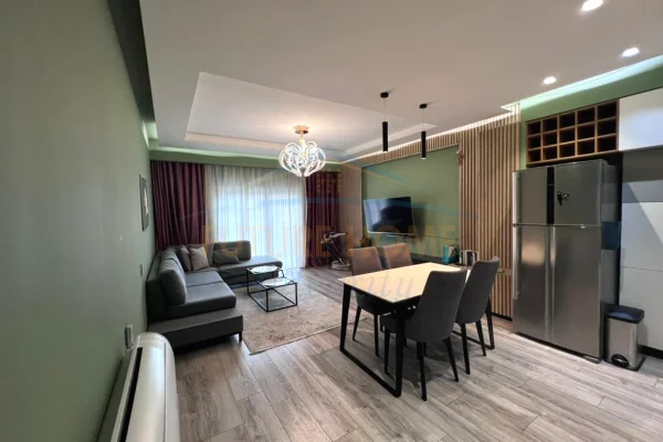 Shtepi me qera Apartament ne Tirane, 3+1, Mobilimi E mobiluar, Pagesa 1,000  Euro.