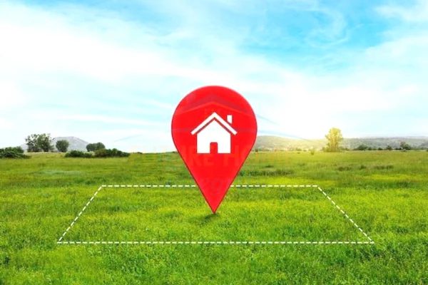 Truall ose Toke ne Tirane - 770,000 Euro