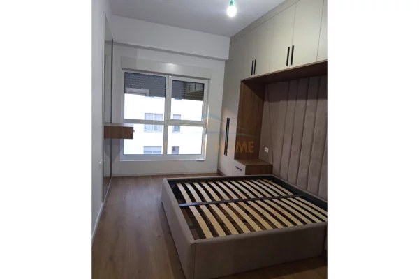 Shtepi me qera Apartament ne Tirane, 1+1, Mobilimi E mobiluar, Pagesa 450  Euro.