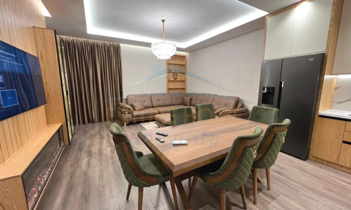 Shtepi ne shitje Apartament ne Tirane, 2+1, Mobilimi E mobiluar, Pagesa 260,000  Euro.