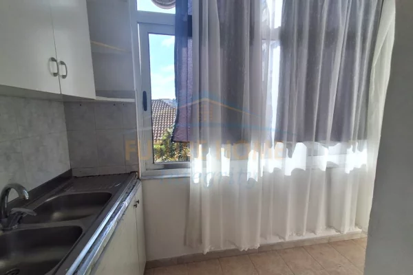 Shtepi me qera Apartament ne Tirane, 1+1, Mobilimi Bosh, pa mobiluar, Pagesa 30,000  Leke.