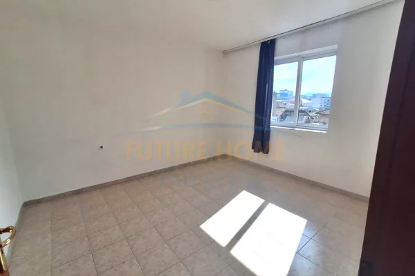 Shtepi me qera Apartament ne Tirane, 1+1, Mobilimi Bosh, pa mobiluar, Pagesa 30,000  Leke.