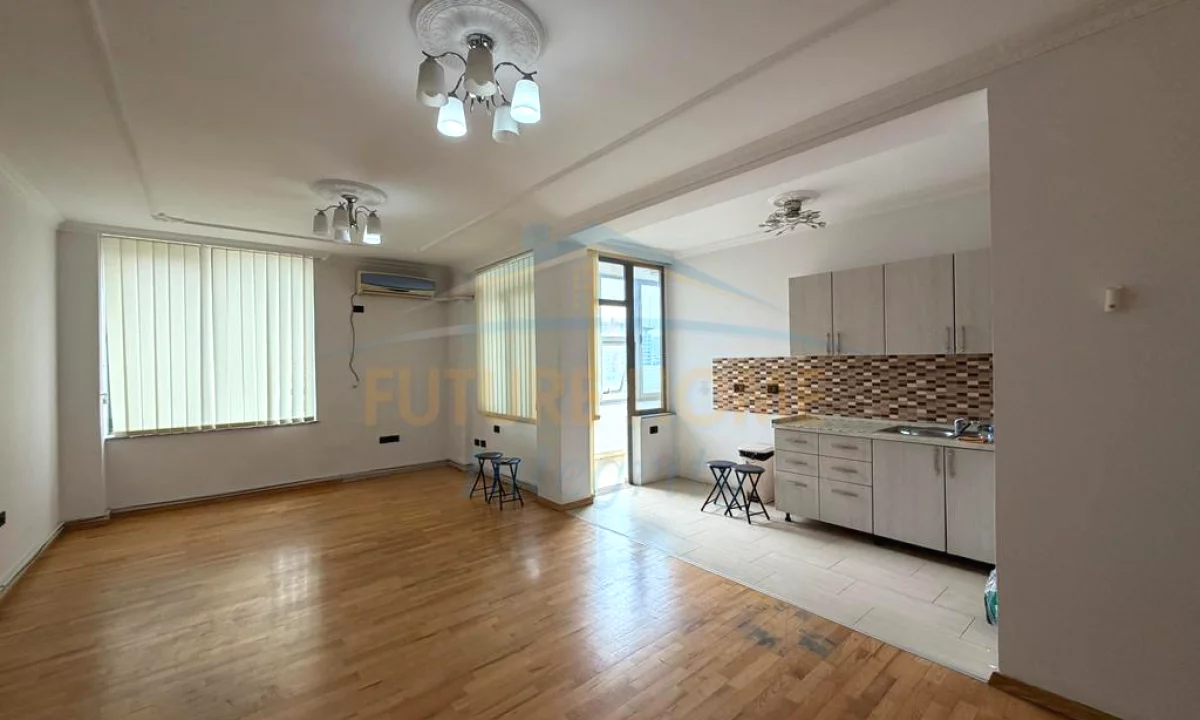 Shtepi me qera Apartament ne Tirane, 2+1, Mobilimi Bosh, pa mobiluar, Pagesa 950  Euro.