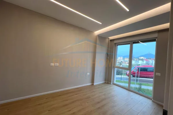 Shtepi ne shitje Vila Luksoze ne Tirane, 2+1, Mobilimi Bosh, pa mobiluar, Pagesa 390,000  Euro.