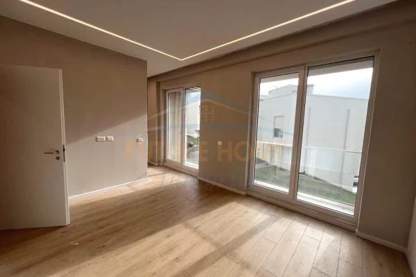 Shtepi ne shitje Vila Luksoze ne Tirane, 2+1, Mobilimi Bosh, pa mobiluar, Pagesa 390,000  Euro.