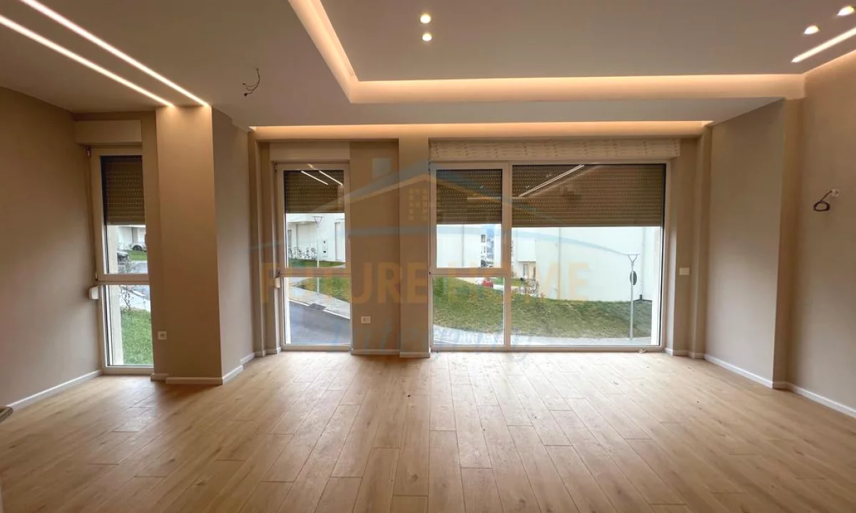 Shtepi ne shitje Vila Luksoze ne Tirane, 2+1, Mobilimi Bosh, pa mobiluar, Pagesa 390,000  Euro.