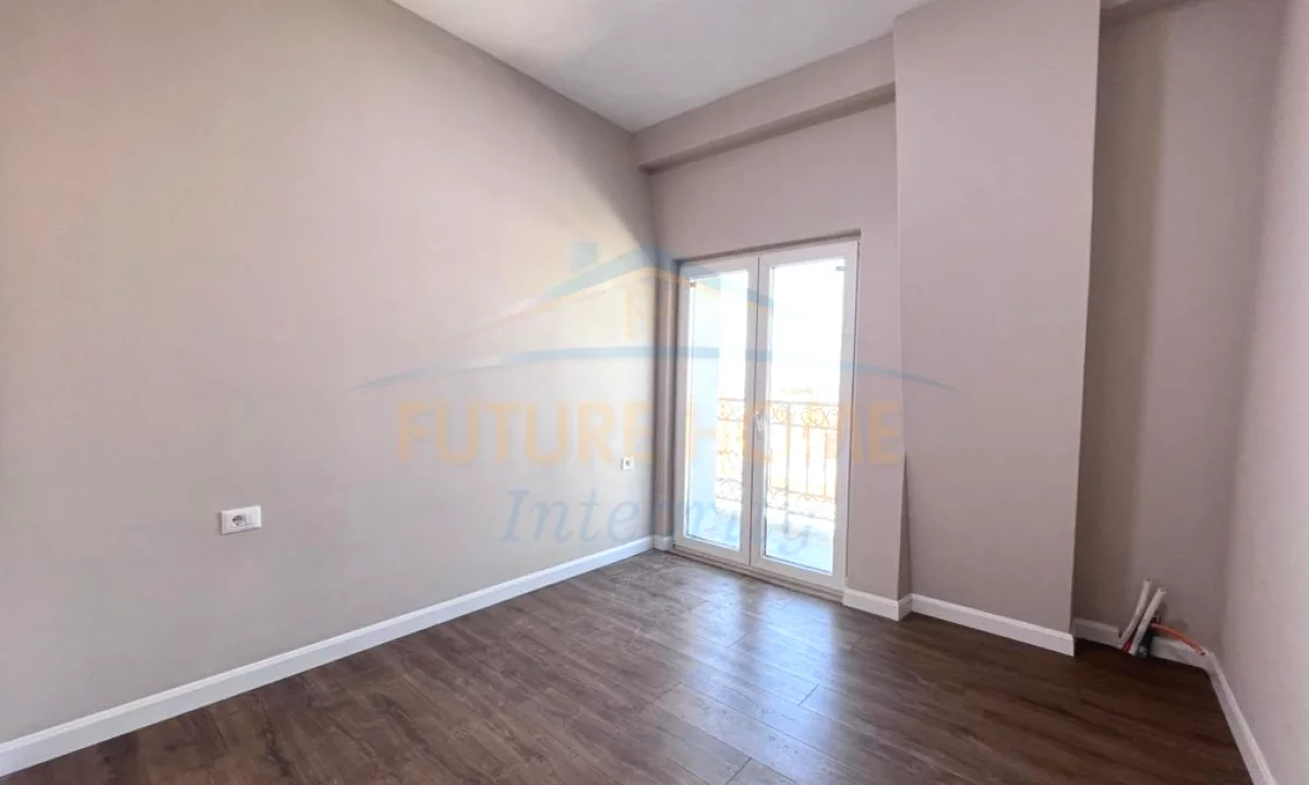 Shtepi ne shitje Apartament ne Tirane, 1+1, Mobilimi Bosh, pa mobiluar, Pagesa 138,000  Euro.