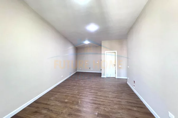 Shtepi ne shitje Apartament ne Tirane, 1+1, Mobilimi Bosh, pa mobiluar, Pagesa 138,000  Euro.