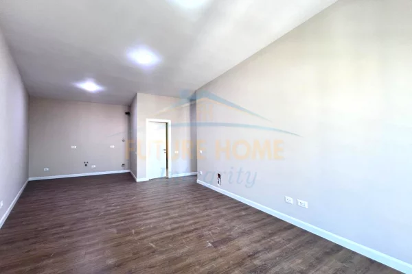 Shtepi ne shitje Apartament ne Tirane, 1+1, Mobilimi Bosh, pa mobiluar, Pagesa 138,000  Euro.