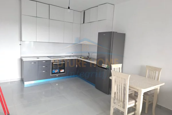 Shtepi me qera Apartament ne Tirane, 2+1, Mobilimi E mobiluar, Pagesa 600  Euro.