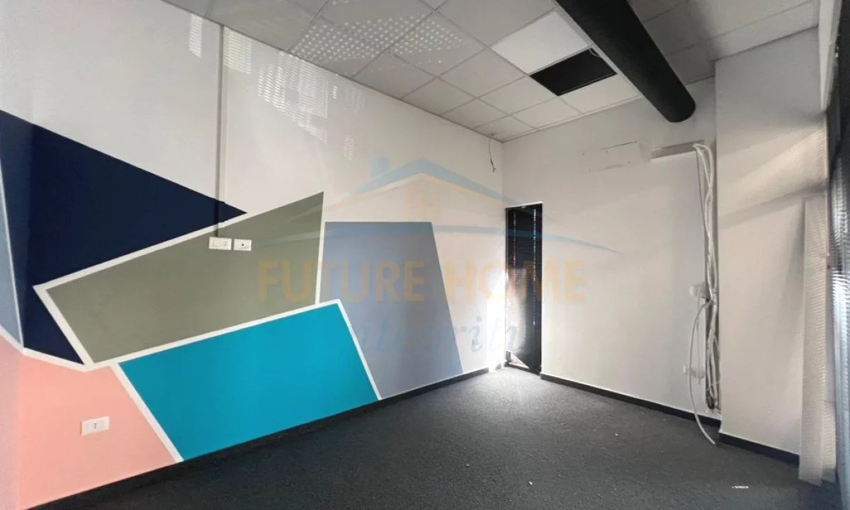 Qera, Ambient Biznesi, Farmacia 10, Tirane.