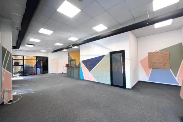 Qera, Ambient Biznesi, Farmacia 10, Tirane.