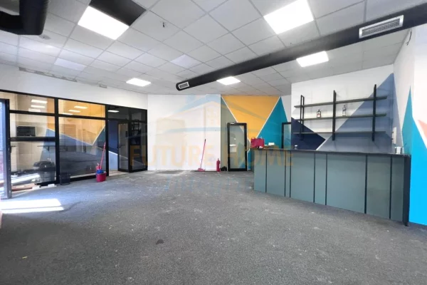 Qera, Ambient Biznesi, Farmacia 10, Tirane.