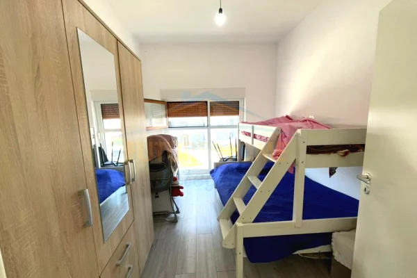 Shtepi ne shitje Apartament ne Tirane, 2+1, Mobilimi E mobiluar, Pagesa 155,000  Euro.