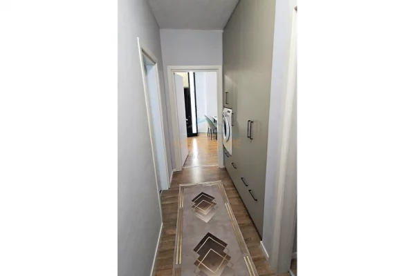 Shtepi me qera Apartament ne Tirane, 1+1, Mobilimi E mobiluar, Pagesa 680  Euro.