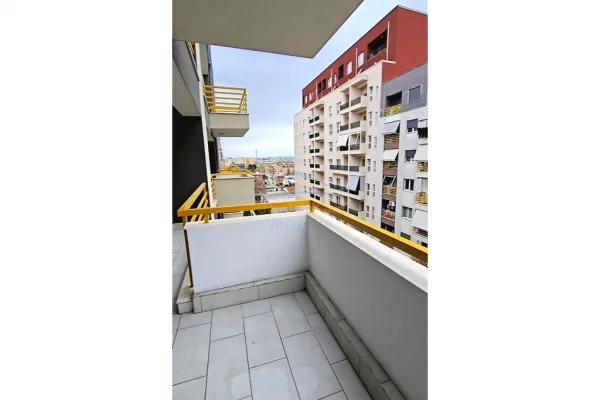 Shtepi me qera Apartament ne Tirane, 1+1, Mobilimi E mobiluar, Pagesa 680  Euro.