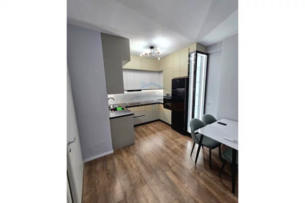 Shtepi me qera Apartament ne Tirane, 1+1, Mobilimi E mobiluar, Pagesa 680  Euro.