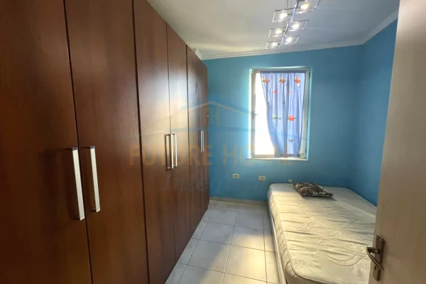 Shtepi me qera Apartament ne Tirane, 2+1, Mobilimi E mobiluar, Pagesa 570  Euro.