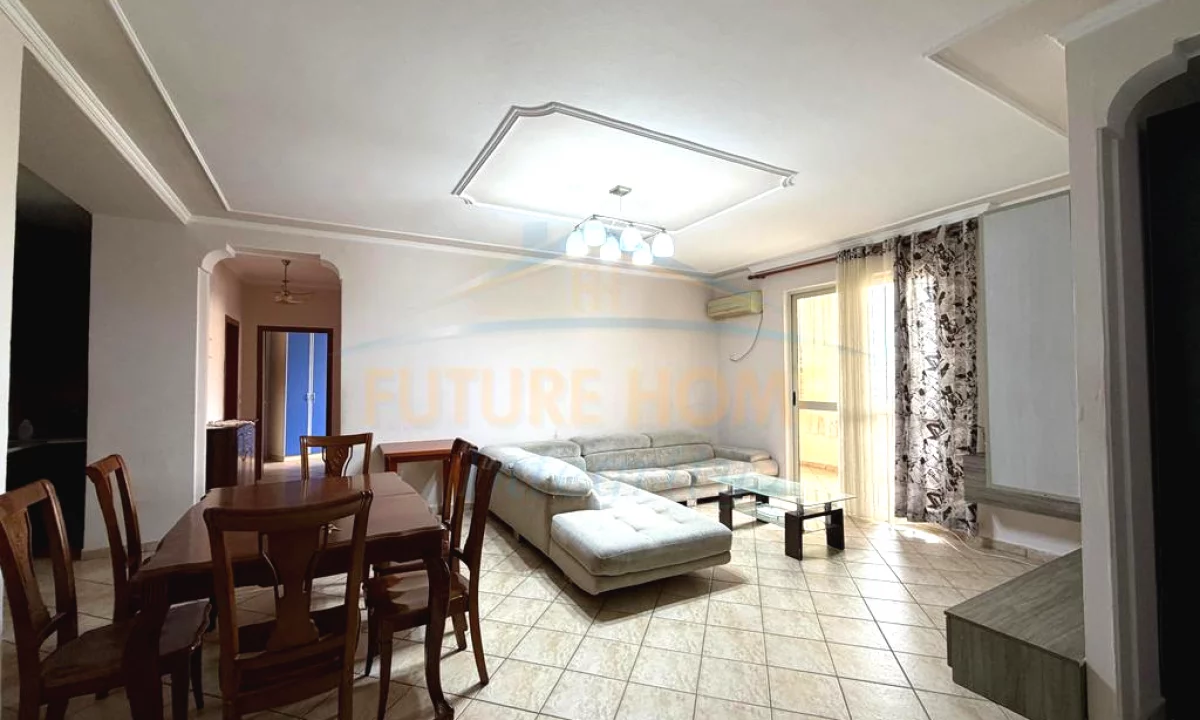 Shtepi ne shitje Apartament ne Tirane, 3+1, Mobilimi Pjeserisht e mobiluar, Pagesa 289,000  Euro.