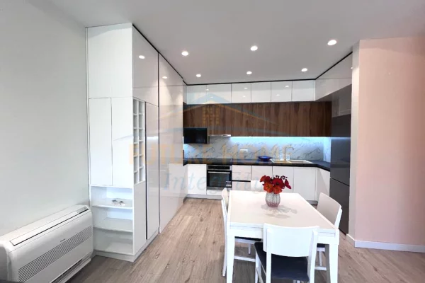 Shtepi me qera Apartament ne Tirane, 1+1, Mobilimi E mobiluar, Pagesa 800  Euro.