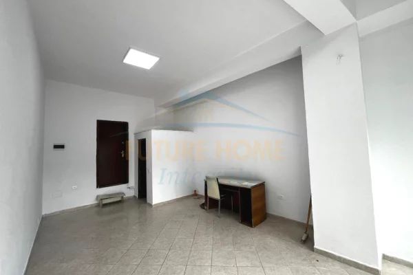 Ambient biznesi me qera 1+1 ne Tirane - 420 Euro