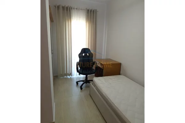 Shtepi me qera Apartament ne Tirane, 2+1, Mobilimi E mobiluar, Pagesa 700  Euro.