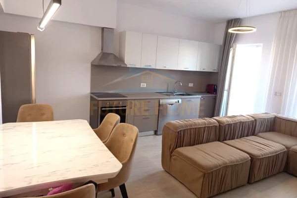 Shtepi me qera Apartament ne Tirane, 2+1, Mobilimi E mobiluar, Pagesa 700  Euro.