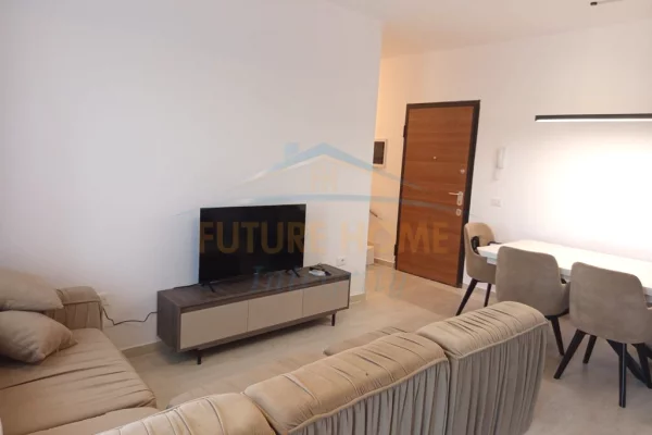 Shtepi me qera 2+1 ne Tirane - 700 Euro