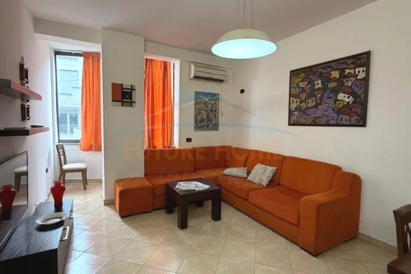 Shitet, Apartament 2+1+2, Tregu Elektrik, Tiranë.