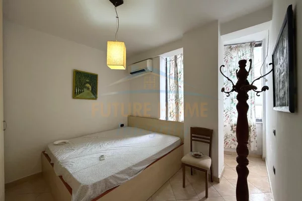 Shtepi ne shitje Apartament ne Tirane, 2+1, Mobilimi Bosh, pa mobiluar, Pagesa 135,000  Euro.