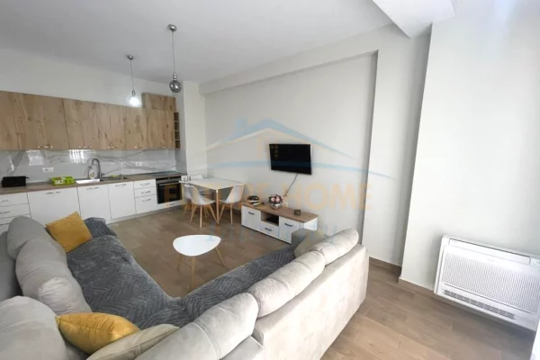 Shtepi me qera 1+1 ne Tirane - 700 Euro