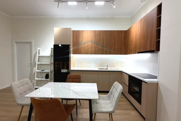 Shtepi ne shitje Apartament ne Tirane, 2+1, Mobilimi E mobiluar, Pagesa 148,000  Euro.
