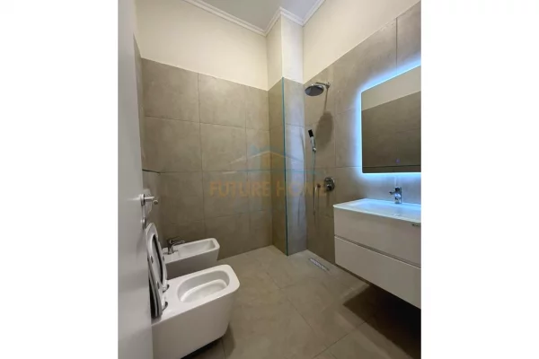 Shtepi ne shitje Apartament ne Tirane, 2+1, Mobilimi E mobiluar, Pagesa 148,000  Euro.