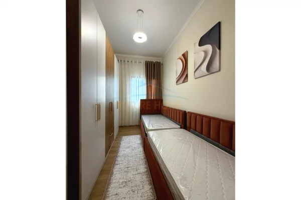 Shtepi ne shitje Apartament ne Tirane, 2+1, Mobilimi E mobiluar, Pagesa 148,000  Euro.